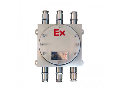 煉油廠(chǎng)不銹鋼防爆接線(xiàn)箱IIC防爆端子箱